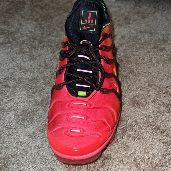 Nike Air VaporMax Plus ‘Laser Crimson’ - Picture 4 of 6